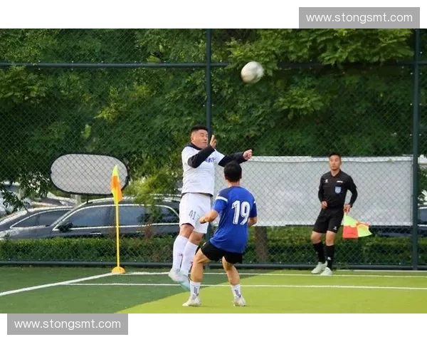 中国城市足球联赛十六强激战正酣各地劲旅竞展雄风冲击冠军荣耀